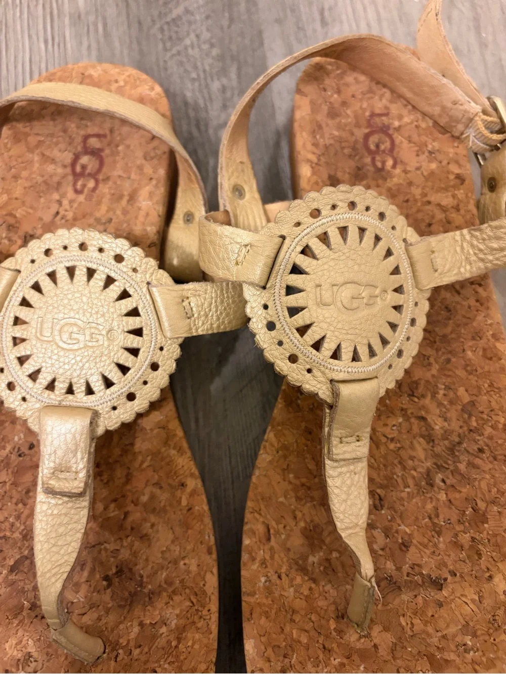 UGG Ayden II Women's Gold Leather Sandal Size 7.5